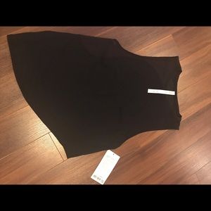 Lululemon size 6 strength in stance